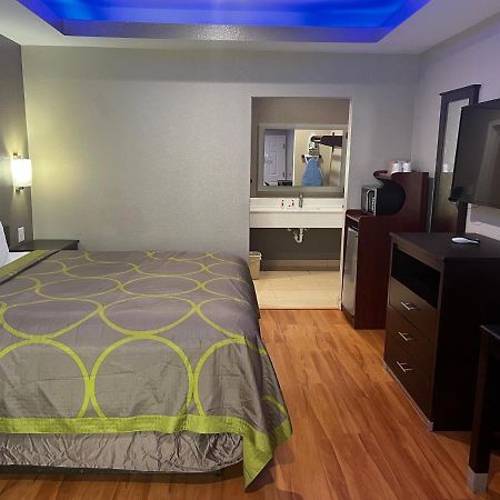 Super 8 By Wyndham Houston Northwest Cypress Hotel ภายนอก รูปภาพ
