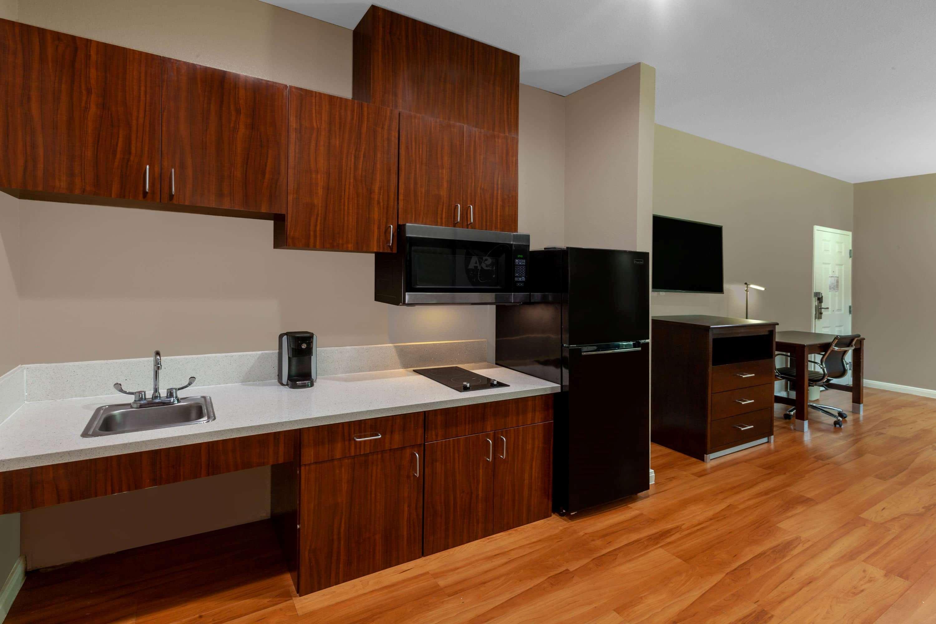 Super 8 By Wyndham Houston Northwest Cypress Hotel ภายนอก รูปภาพ