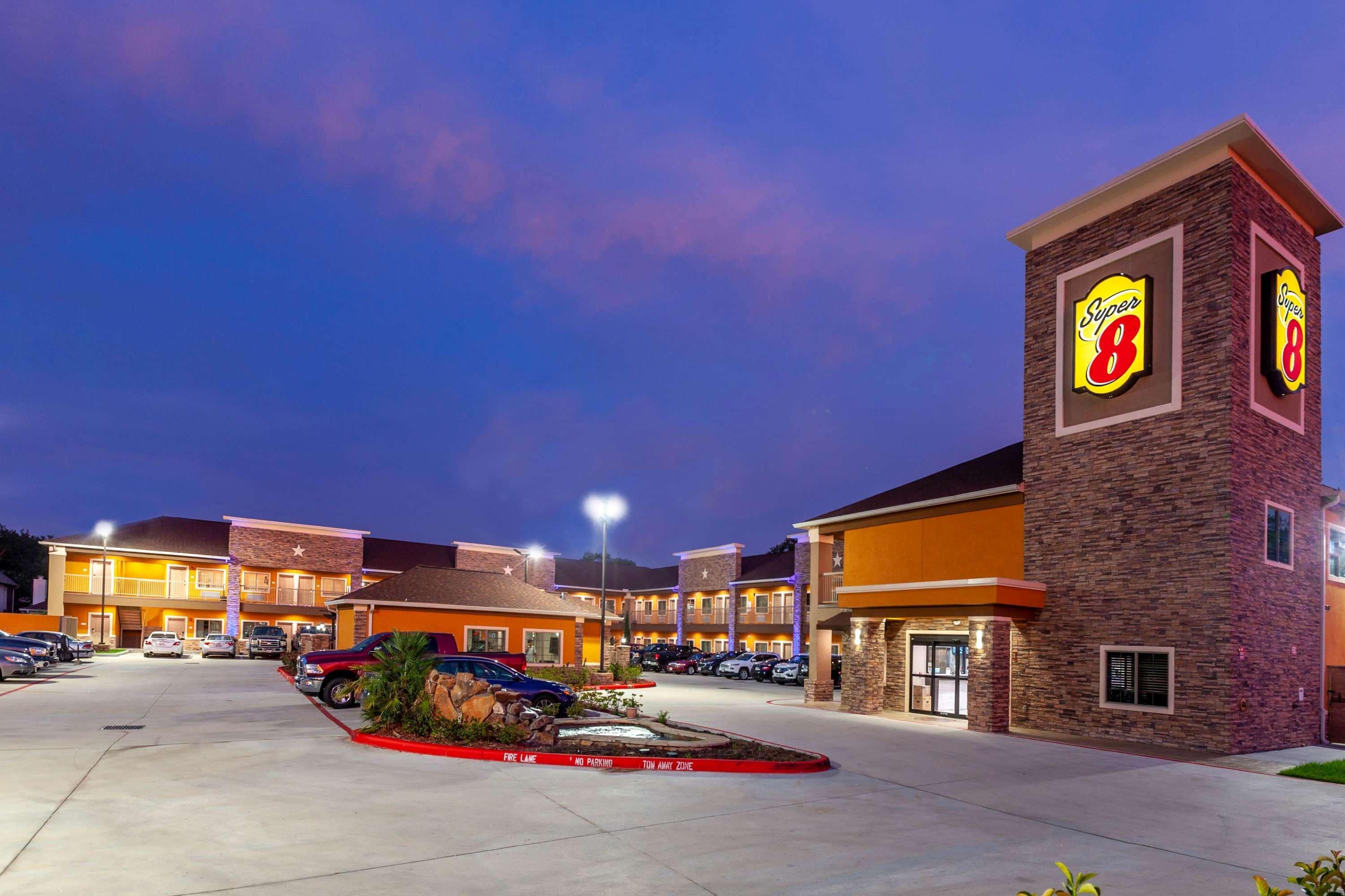 Super 8 By Wyndham Houston Northwest Cypress Hotel ภายนอก รูปภาพ