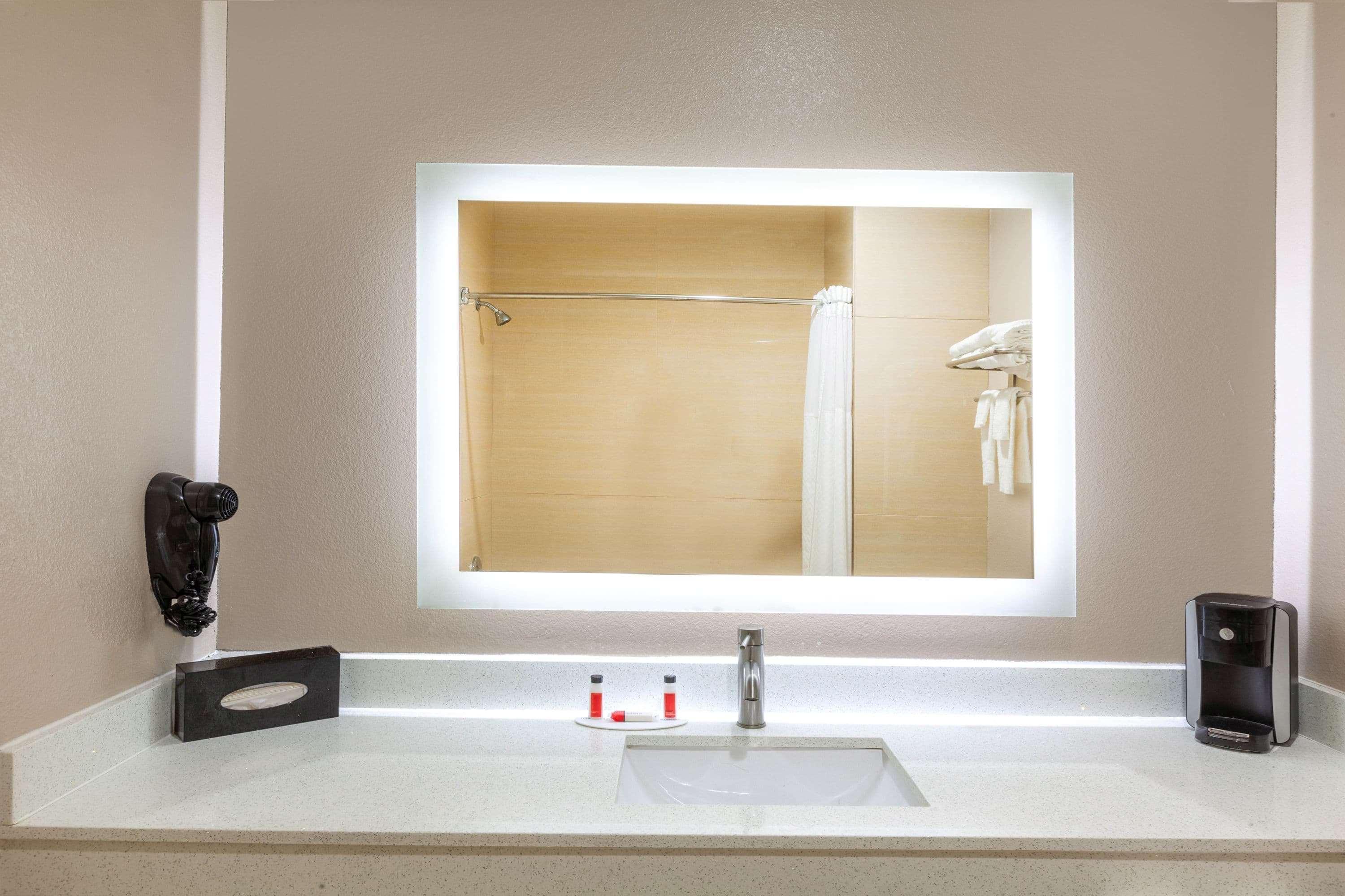 Super 8 By Wyndham Houston Northwest Cypress Hotel ภายนอก รูปภาพ
